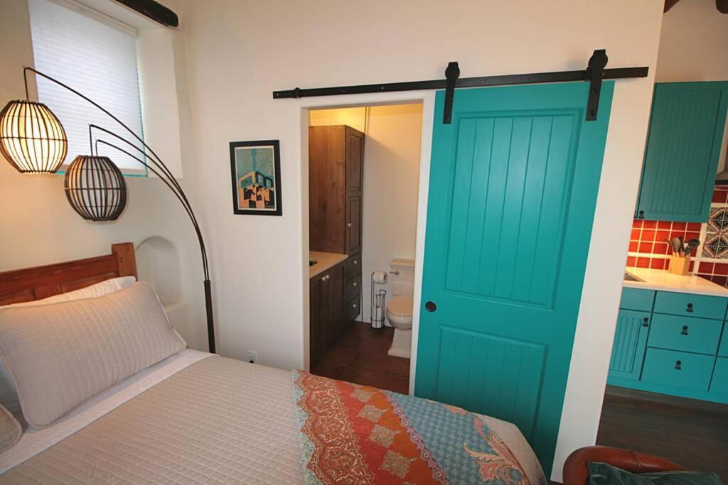 Closson Studio - Stylish - Near Plaza - Queen Bed ซานตาเฟ ภายนอก รูปภาพ
